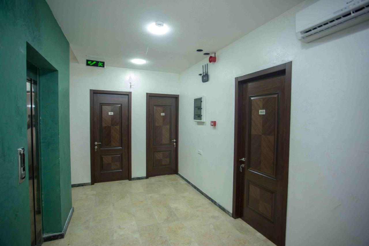 Hotel Lord Batumi Esterno foto