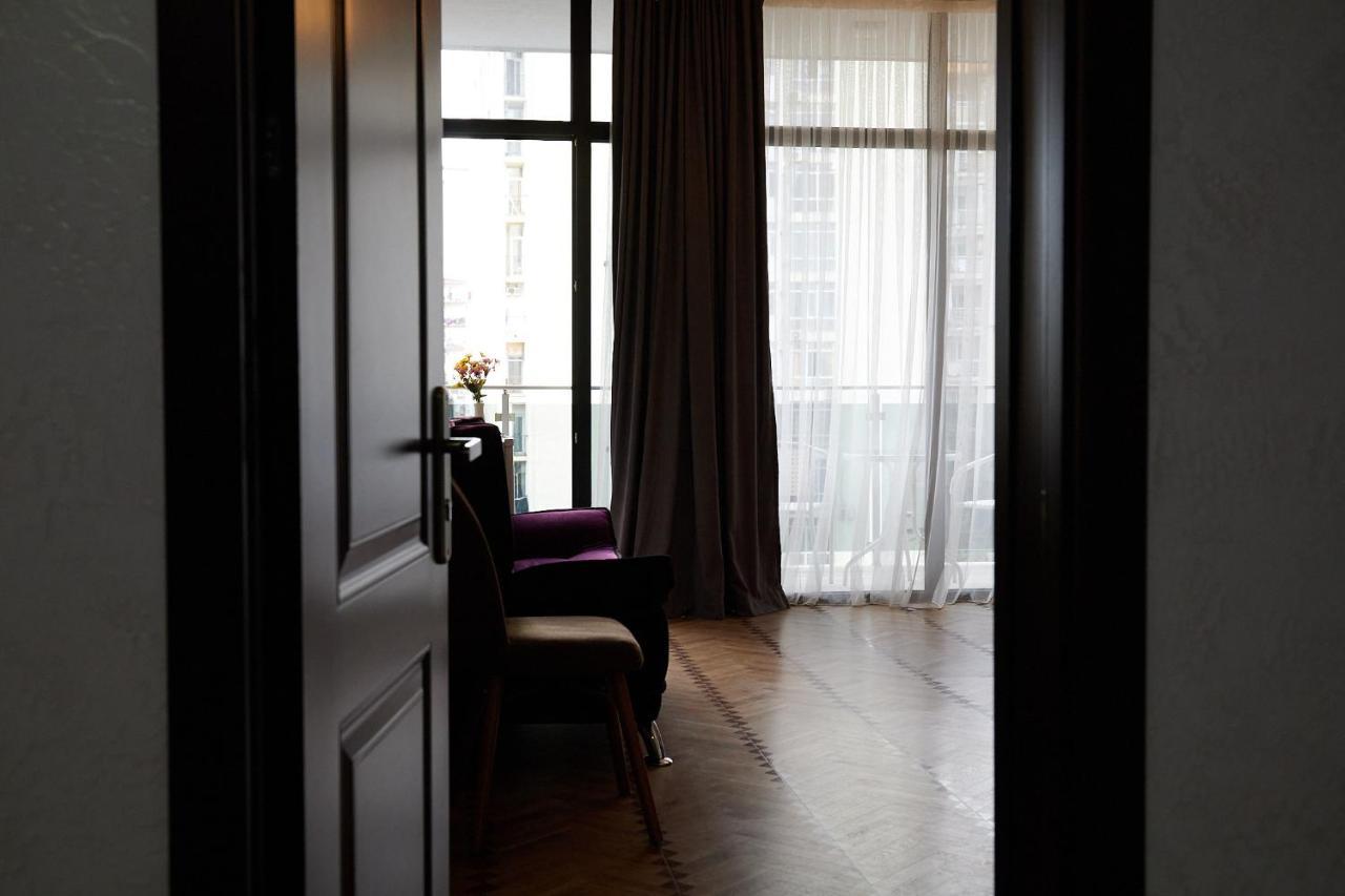 Hotel Lord Batumi Esterno foto