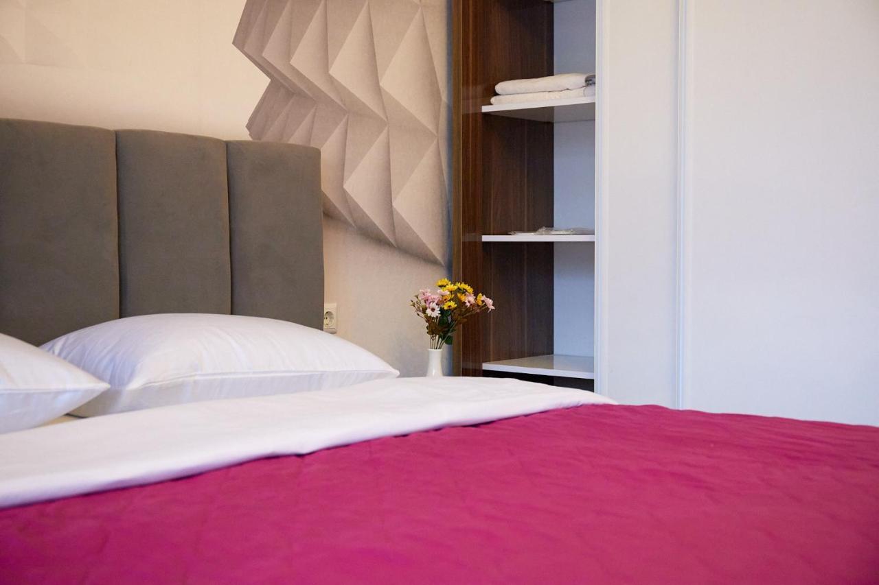 Hotel Lord Batumi Esterno foto