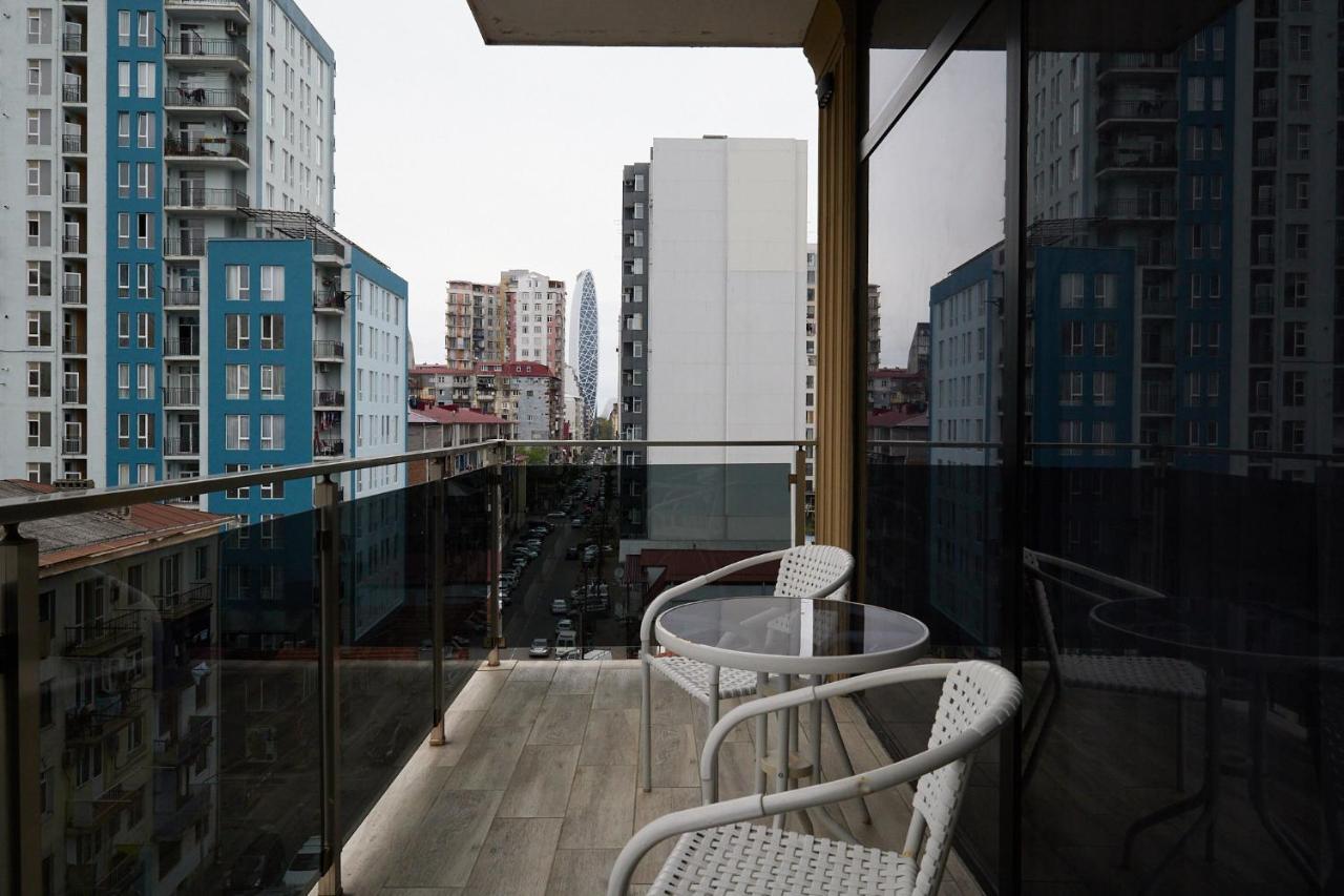 Hotel Lord Batumi Esterno foto